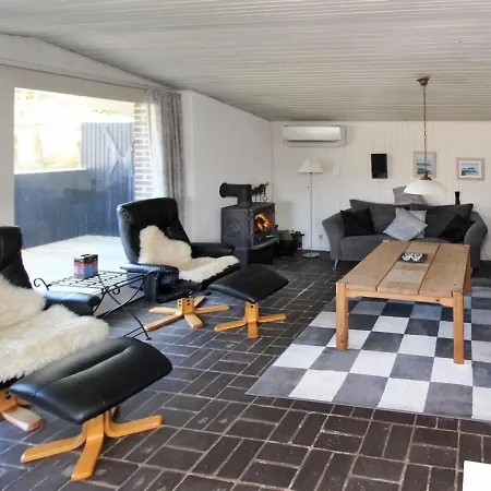 Holiday home Tonja - 300m From The Sea In Nw Jutland By Interhome Lokken
